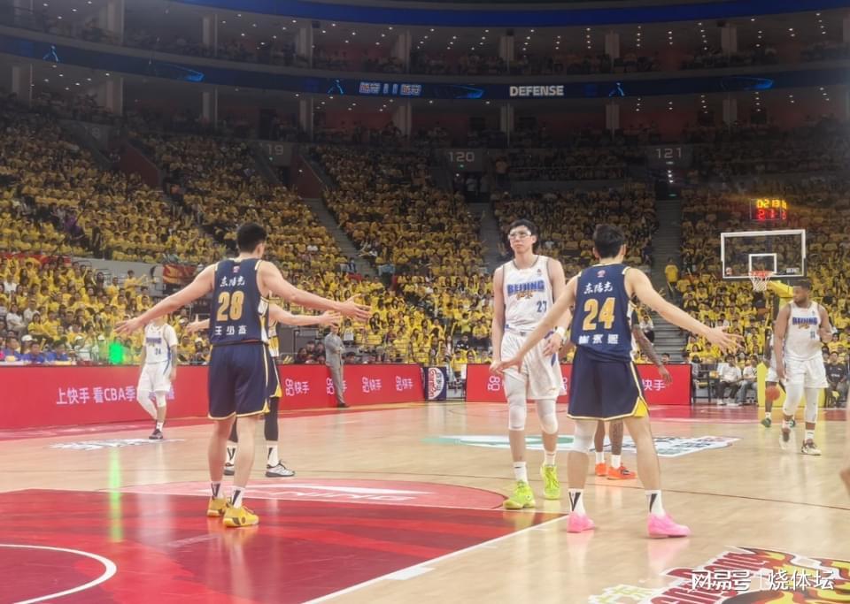 米兰体育app下载-CBA四强定1席！广东拒绝被4杀淘汰，上海赛季5杀山东率先晋级