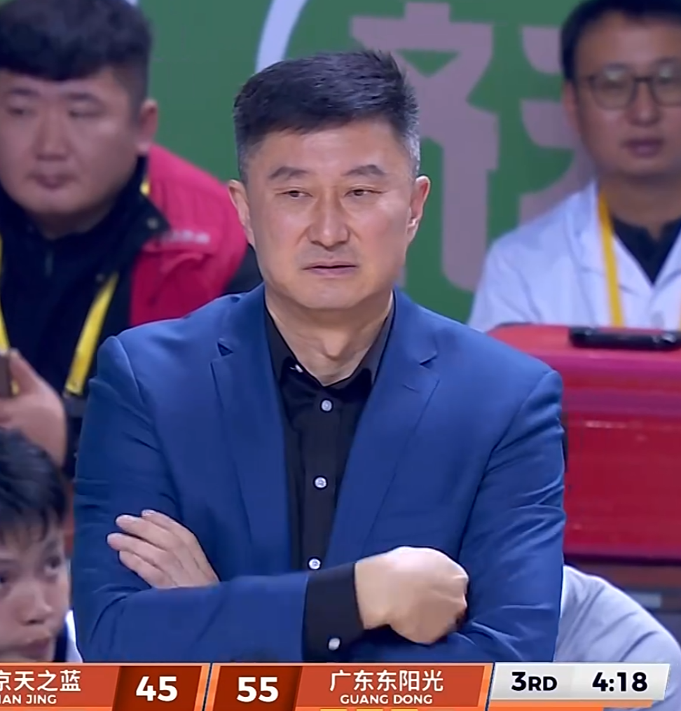 米兰体育app下载-宏远早报！杜锋深夜发声，徐杰将前往美国特训，朱芳雨开始干活